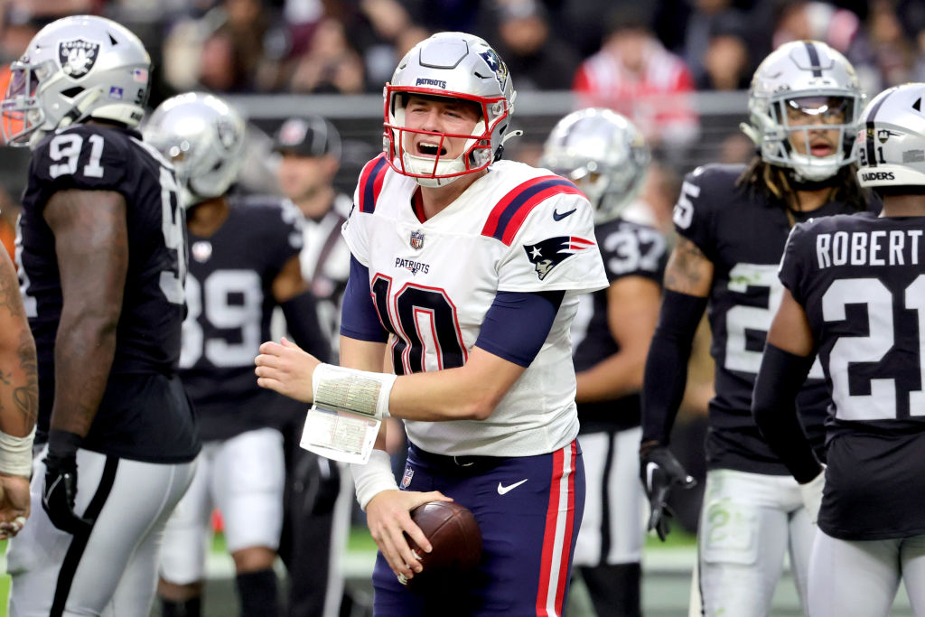 Patriots' Jakobi Meyers, Rhamondre Stevenson take 'full responsibility' for  Raiders' miraculous walk-off win