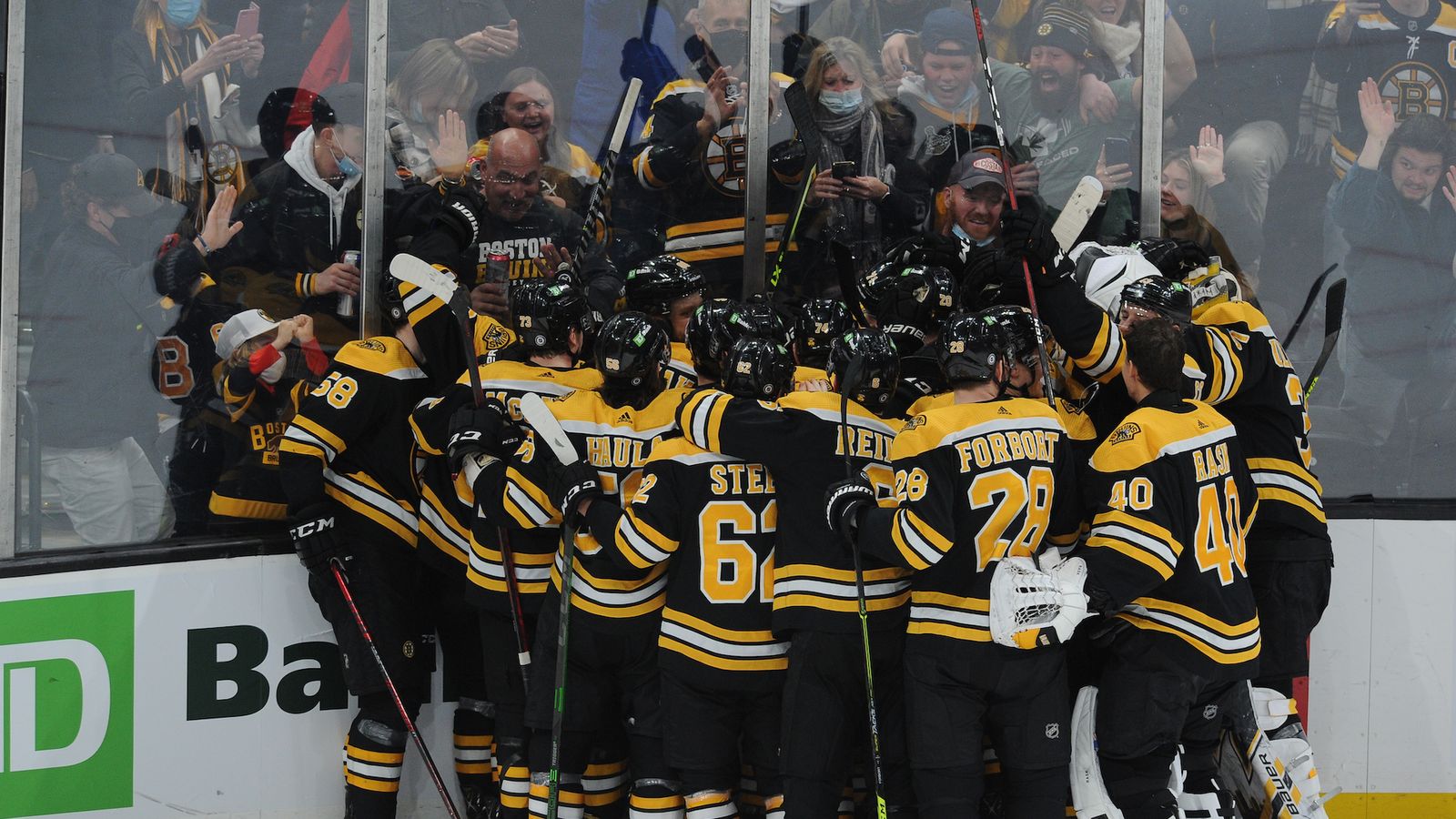 DeBrusk scores pair in final frame to lift Bruins past Penguins in