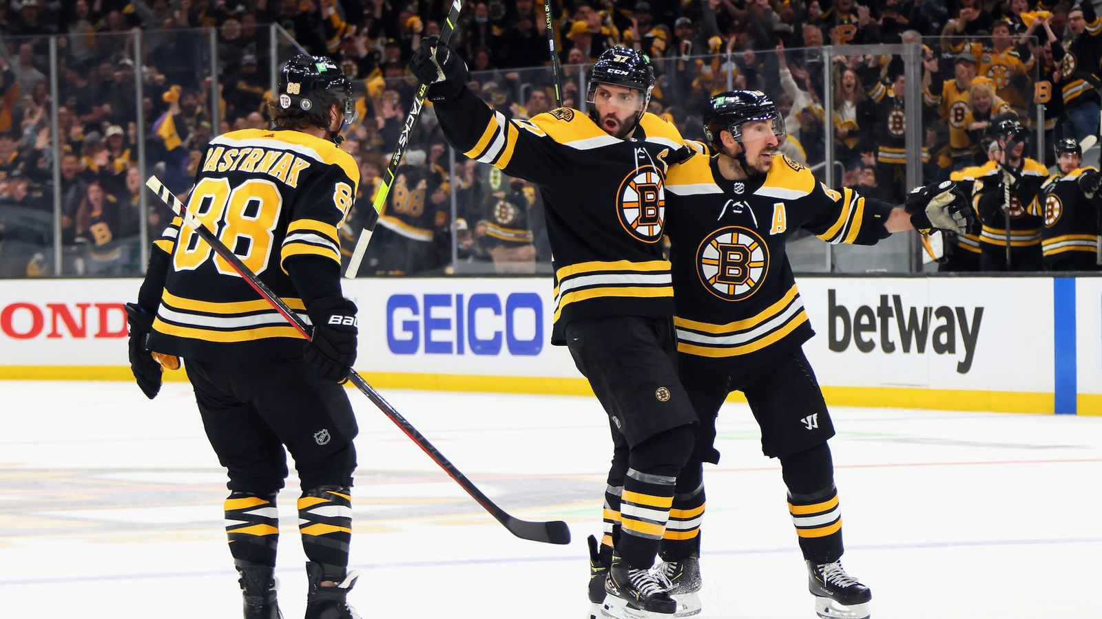 Marchand's set-up skills have been key to Pastrnak's success