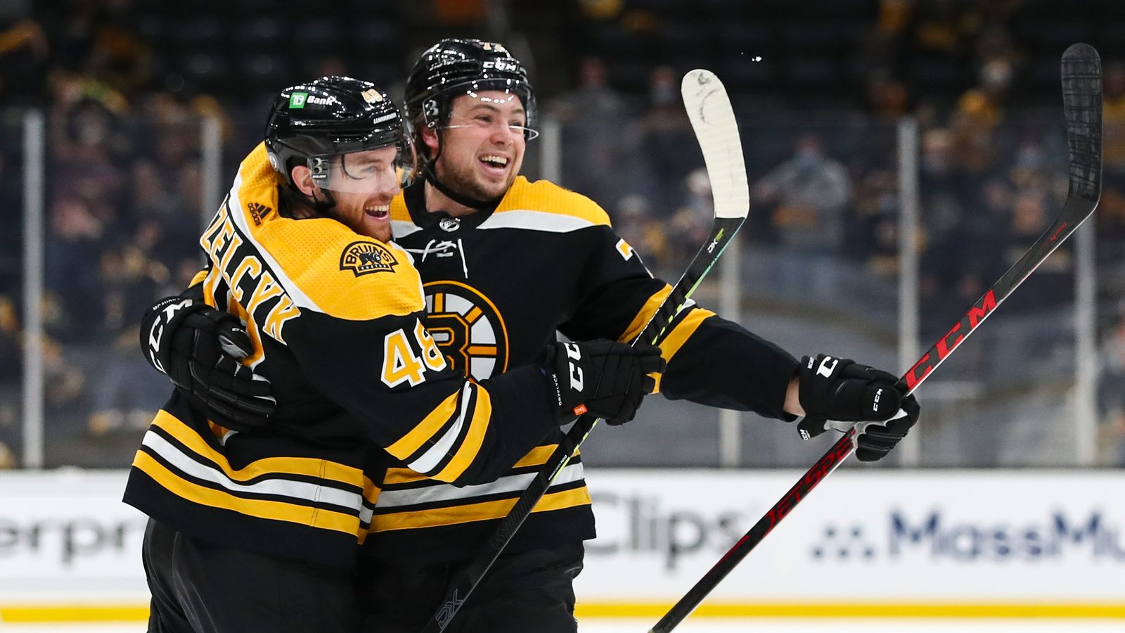 Early Struggles of Zdeno Chara Should Lead to Blue Line Shakeup