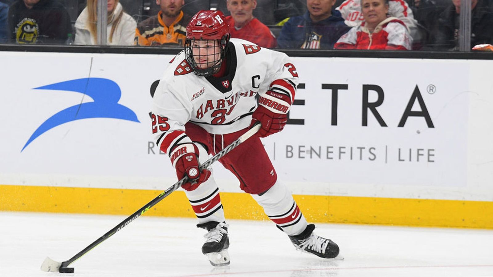 Bruins sign former Harvard C John Farinacci to two-year entry-level deal