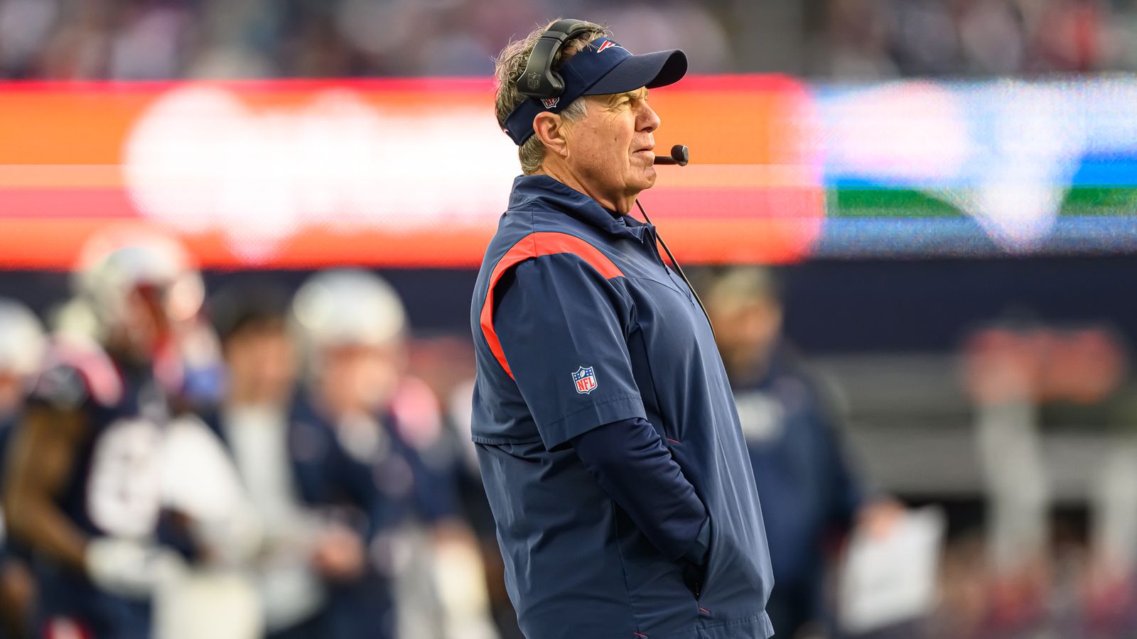 Bill Belichick reportedly gives hard-working, underpaid Patriots coaches  wads of cash that can be worth thousands : r/nfl