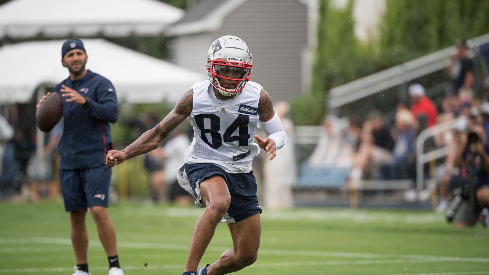 Van Noy's versatility key in Patriots defensive improvement