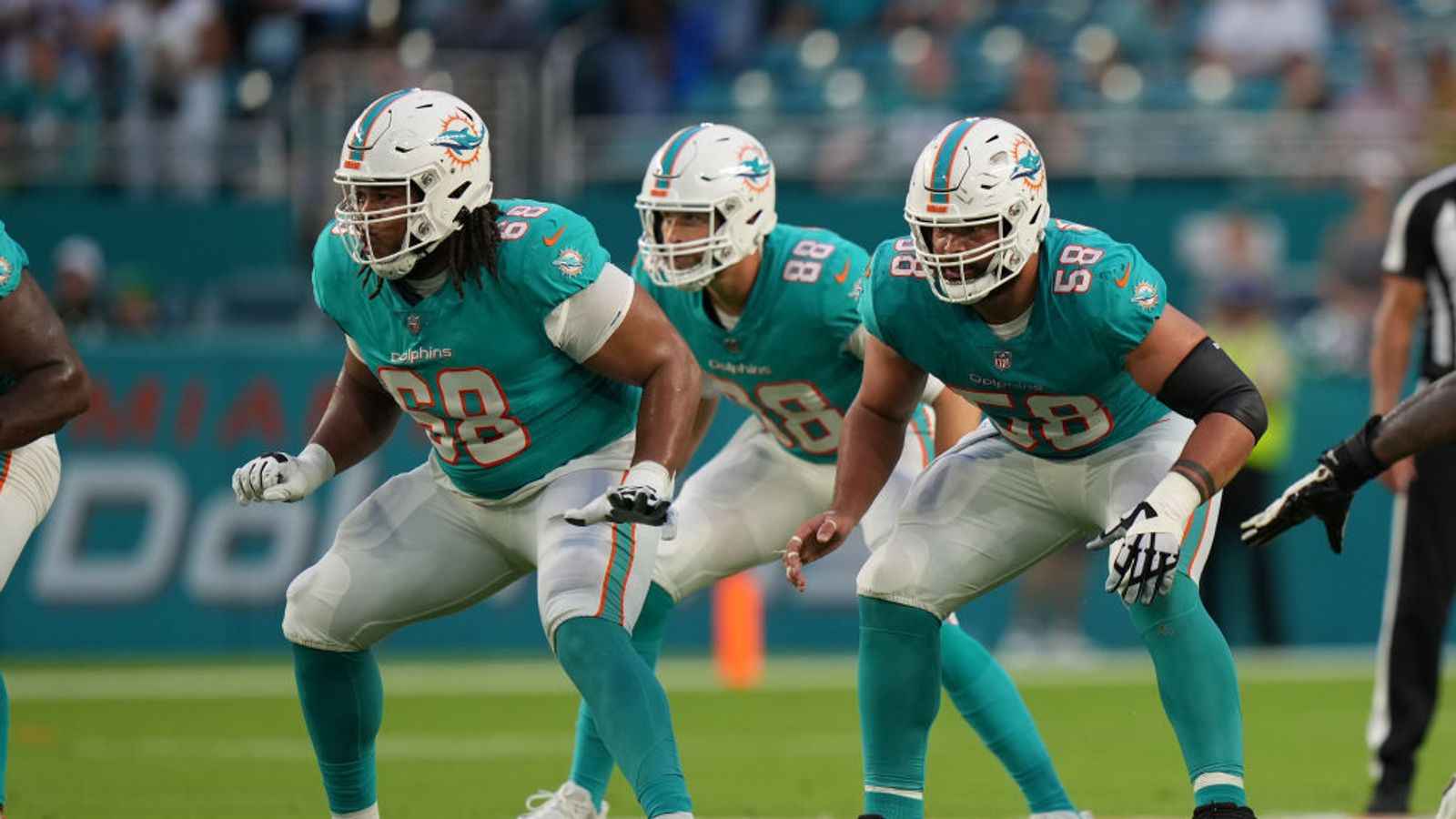 Dolphins' offense plays smart, small ball in win over Patriots