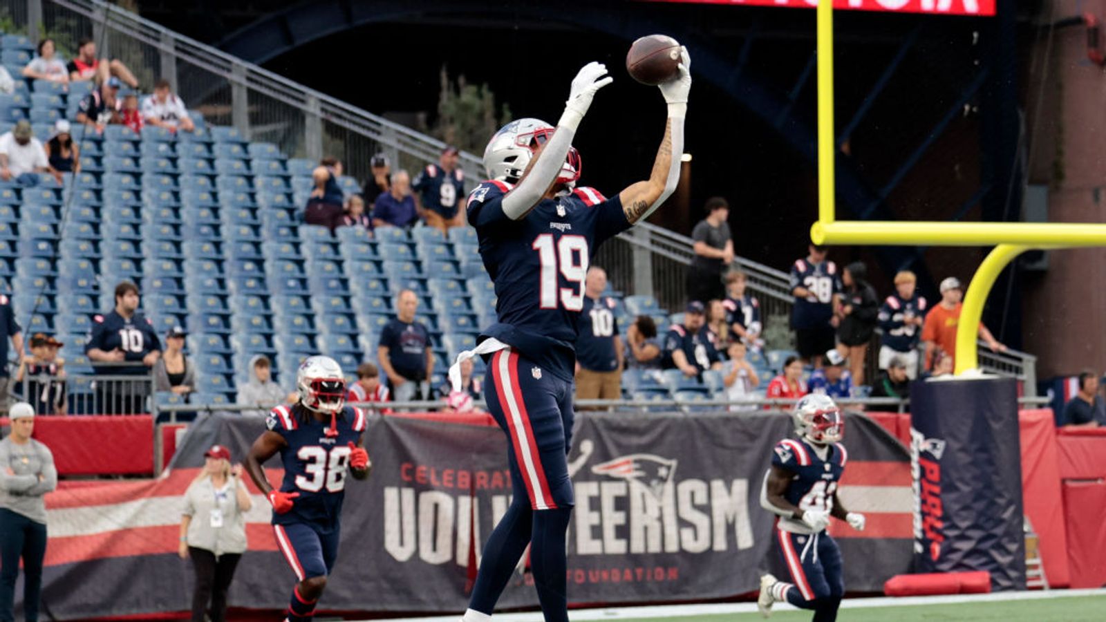 Patriots training camp report: Cole Strange catches on quickly in