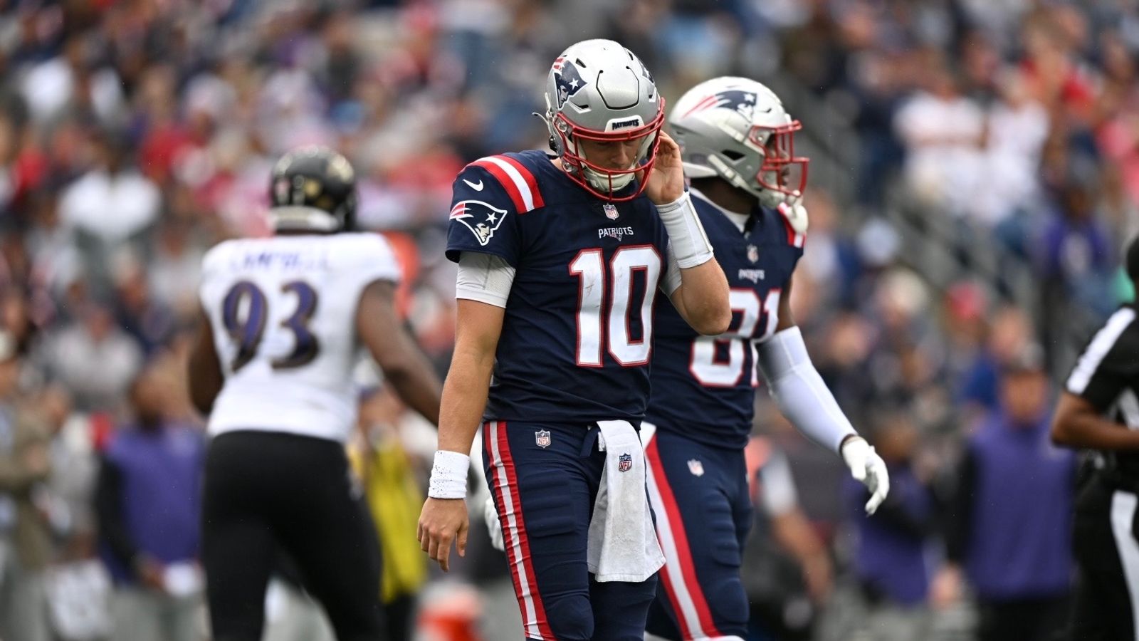 Ravens 37, Patriots 26: Mac Jones injured late, New England throws away  chances in home opener 