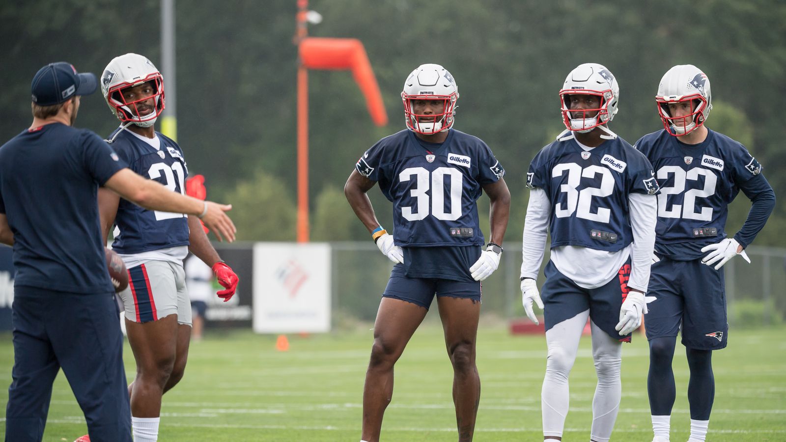 Patriots Notebook: Ja'Whaun Bentley breaks through, Jonathan Jones