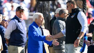 Podcasts: Bedard breaks down Patriots-Falcons, trade deadline with CLNS and 98.5 The SportsHub taken at Gillette Stadium (Patriots)