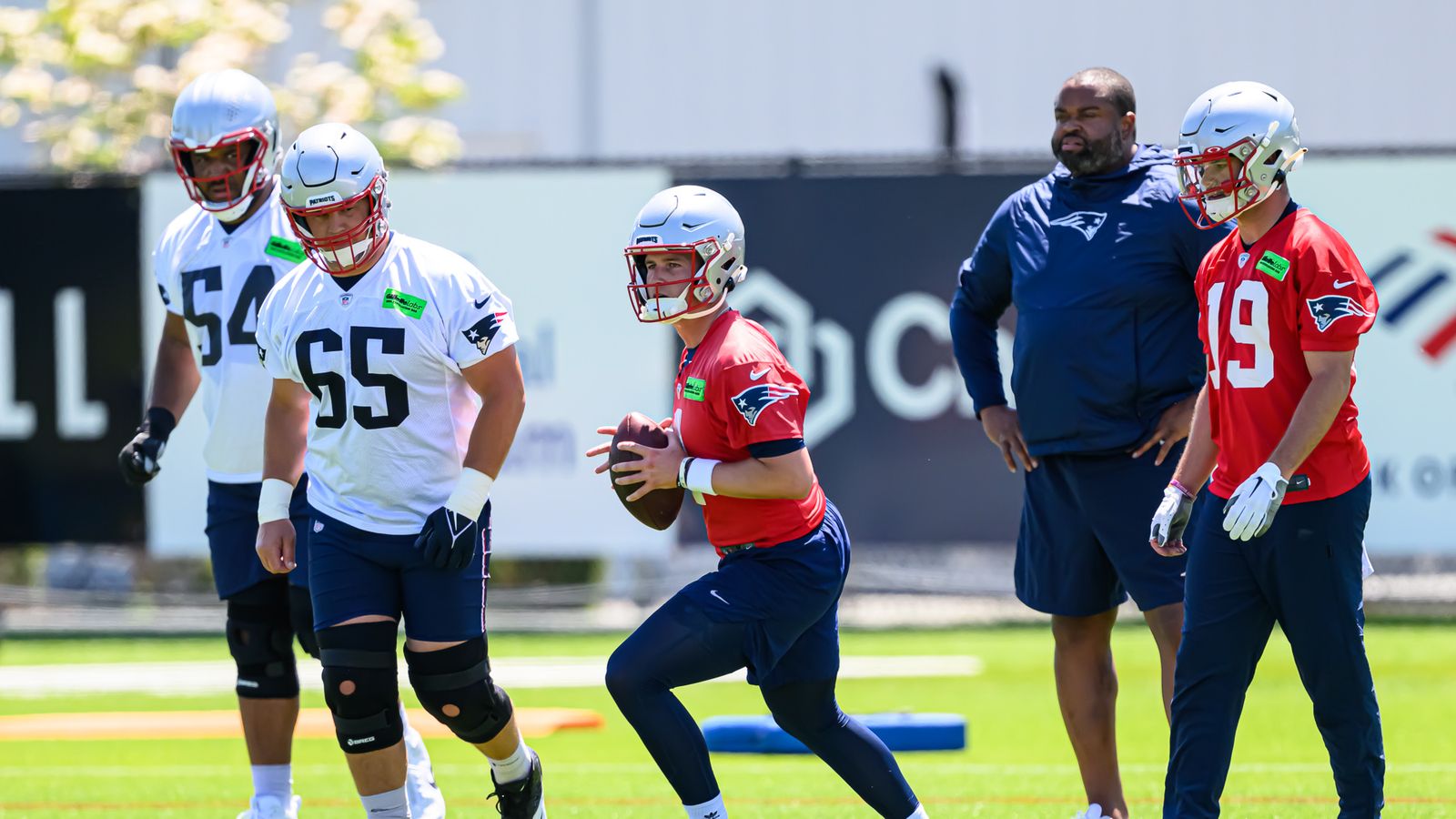 Bedard's Observations from Patriots Minicamp Day 2 - Zappe gets first real  starter reps; Trent Brown still out