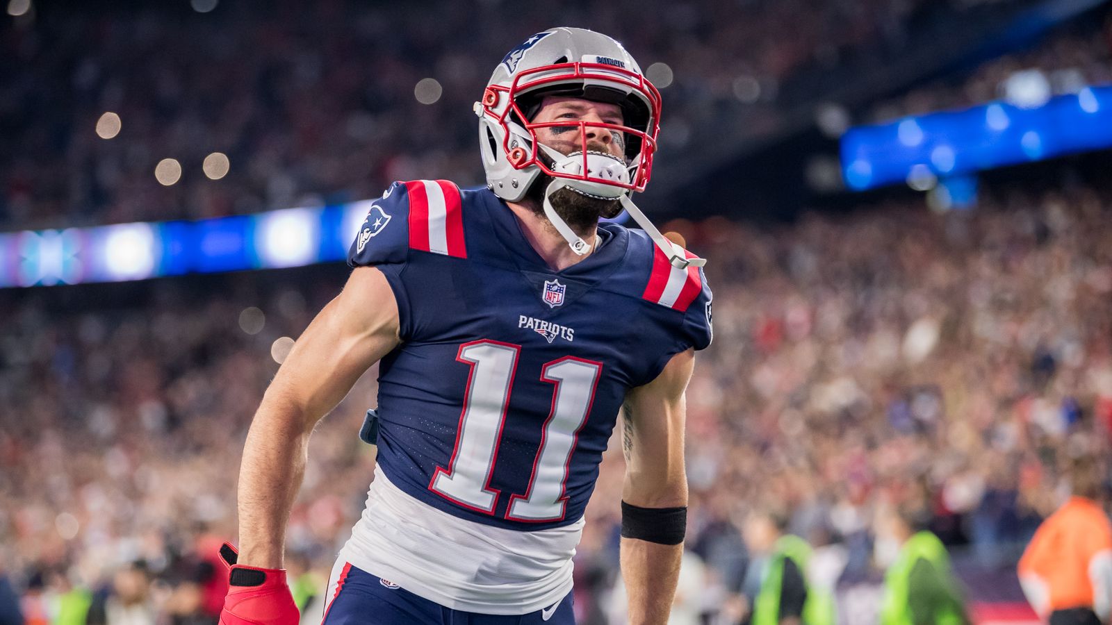 Julian Edelman's reaction to a Patriots player wearing the No. 11 jersey