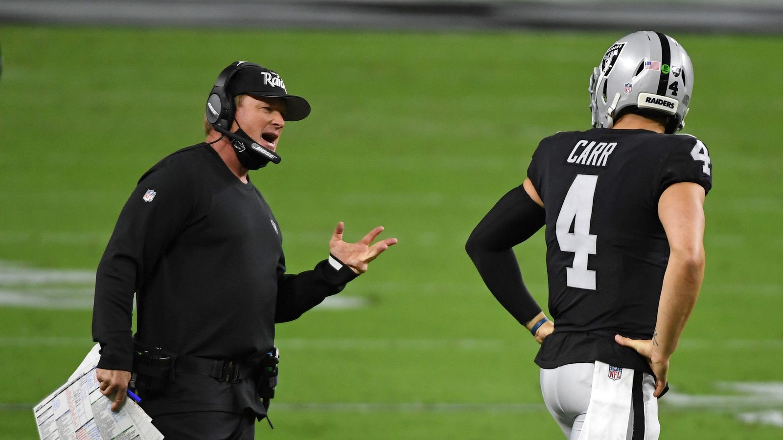 Report: Derek Carr steps away from Raiders to avoid obvious