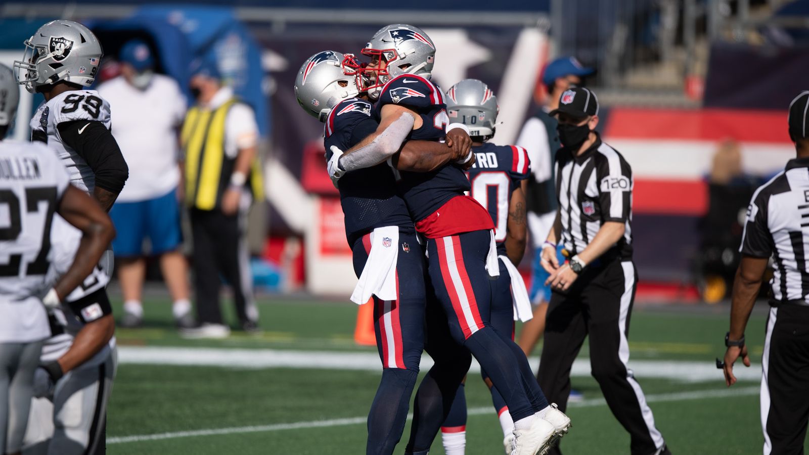 Final: Patriots 36, Raiders 20 - Burkhead Stars With Three Touchdowns