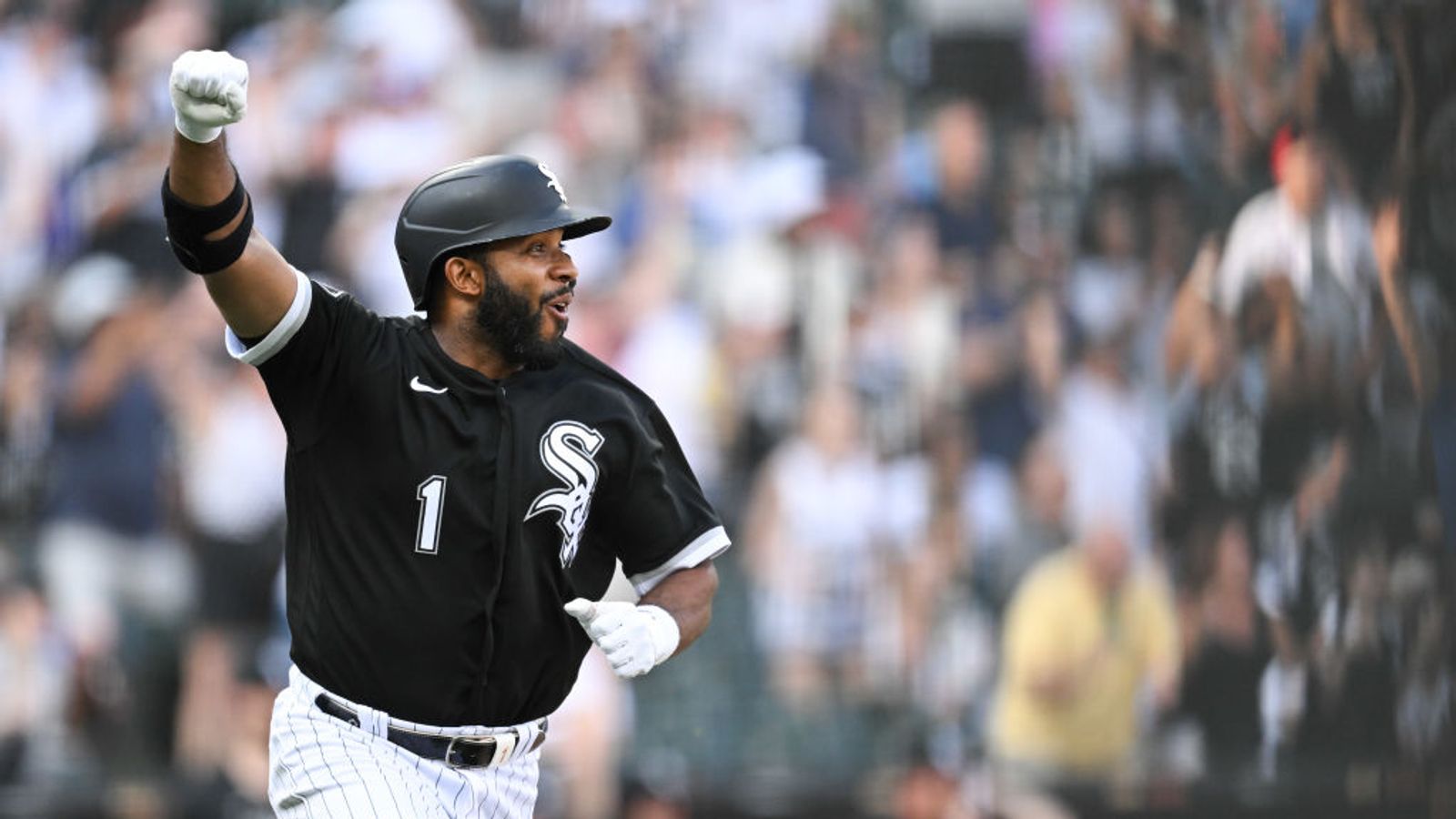 Andrus hits game-ending single as White Sox beat Red Sox 5-4