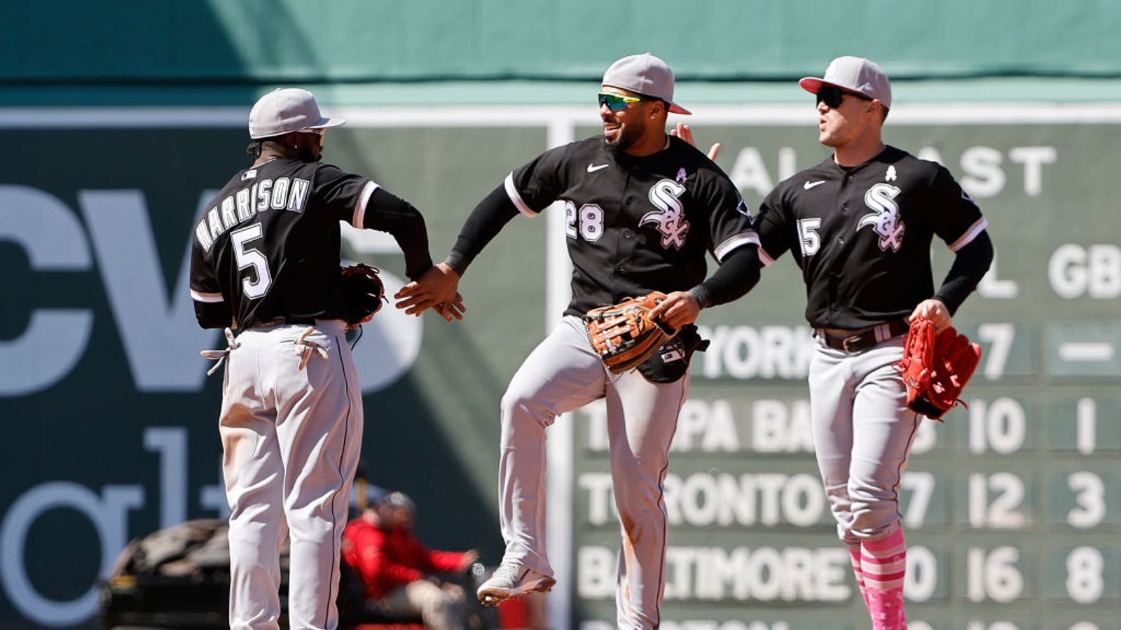 BSJ Game Report: White Sox 5, Red Sox 4 - Late inning magic