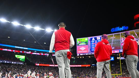 Giardi: NFL Notebook - Vrabel has struck the right notes; plus, massive weekend for playoff hopefuls taken at BSJ Headquarters (Patriots)